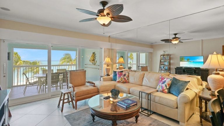 top csc unit 16, Grand Cayman Condo